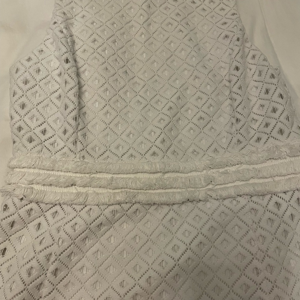Elegant White Textured Dress - Picture 3 of 5